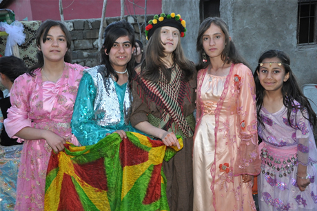 Yüksekova'da 07.08.05.2011 tarihleri arasında evlenen çiftleri sizler için sayfamıza taşıdık. Yüksekova Güncel olarak tüm çiftlerimize mutluluklar dileriz.