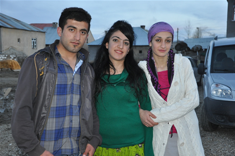 Yüksekova'da 07.08.05.2011 tarihleri arasında evlenen çiftleri sizler için sayfamıza taşıdık. Yüksekova Güncel olarak tüm çiftlerimize mutluluklar dileriz.