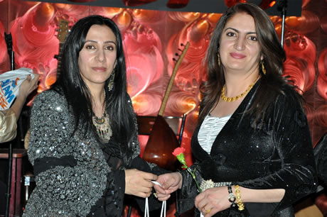 Hakkarinin Yüksekova ilçesinde Bayan kuaförlük yapan Destina Bayan kuaförü görkemli bir törenle 15. yılını kutladı.