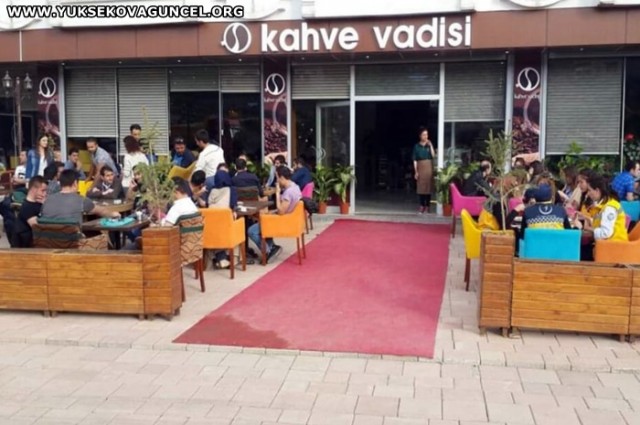 KAHVE VADİSİ - TARIK ÇOBANOĞLU 

Tüm halkımızın Ramazan Bayramı’nı kutlar, bu ramazan bayramının hayırlara vesile olması ve kardeşliği pekiştirmesi dileği ile.