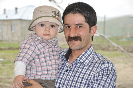 Yüksekova'da 28.29.05.2011 tarihleri arasında evlenen çiftleri sizler için sayfamıza taşıdık. Yüksekova Güncel olarak tüm çiftlerimize mutluluklar dileriz. Foto: Yaşar Kaplan