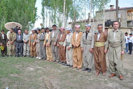 Yüksekova'da 28.29.05.2011 tarihleri arasında evlenen çiftleri sizler için sayfamıza taşıdık. Yüksekova Güncel olarak tüm çiftlerimize mutluluklar dileriz. Foto: Yaşar Kaplan