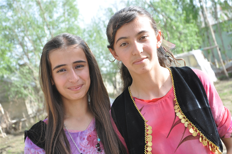 Yüksekova'da 28.29.05.2011 tarihleri arasında evlenen çiftleri sizler için sayfamıza taşıdık. Yüksekova Güncel olarak tüm çiftlerimize mutluluklar dileriz. Foto: Yaşar Kaplan