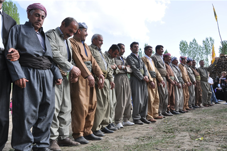 Yüksekova'da 28.29.05.2011 tarihleri arasında evlenen çiftleri sizler için sayfamıza taşıdık. Yüksekova Güncel olarak tüm çiftlerimize mutluluklar dileriz. Foto: Yaşar Kaplan