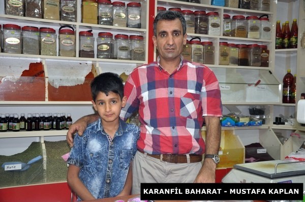 Sevgi ve saygının ilkeleştiği, mutluluğun pekiştiği ve çocukların oyunlarıyla bayram yerine dönüştürdüğü bir dünya dileği ile…
Kutlu bayramlarımız olsun.