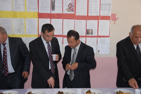 Yüksekova'da Halk Eğitim Müdürlüğü tarafından 2010-2011 yıl sonu sergisi açıldı.