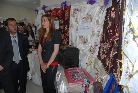 Yüksekova'da Halk Eğitim Müdürlüğü tarafından 2010-2011 yıl sonu sergisi açıldı.