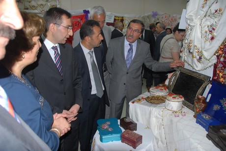 Yüksekova'da Halk Eğitim Müdürlüğü tarafından 2010-2011 yıl sonu sergisi açıldı.