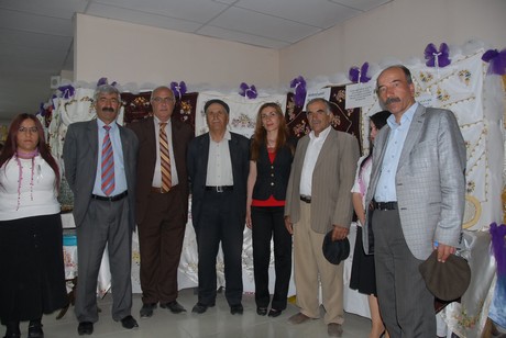 Yüksekova'da Halk Eğitim Müdürlüğü tarafından 2010-2011 yıl sonu sergisi açıldı.