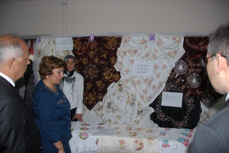 Yüksekova'da Halk Eğitim Müdürlüğü tarafından 2010-2011 yıl sonu sergisi açıldı.