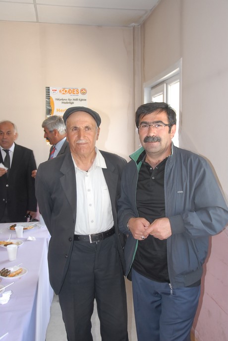 Yüksekova'da Halk Eğitim Müdürlüğü tarafından 2010-2011 yıl sonu sergisi açıldı.