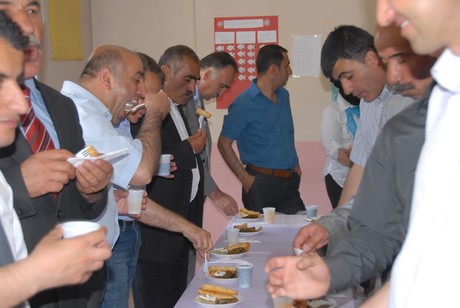 Yüksekova'da Halk Eğitim Müdürlüğü tarafından 2010-2011 yıl sonu sergisi açıldı.