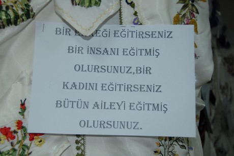 Yüksekova'da Halk Eğitim Müdürlüğü tarafından 2010-2011 yıl sonu sergisi açıldı.