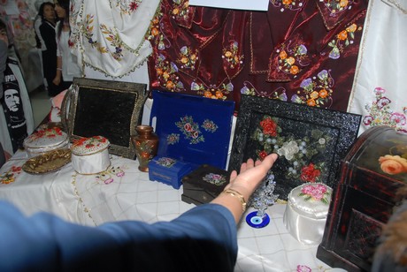 Yüksekova'da Halk Eğitim Müdürlüğü tarafından 2010-2011 yıl sonu sergisi açıldı.