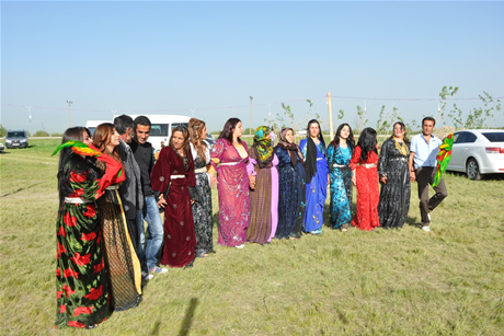 Yüksekova'da 01 ile 05 Haziran 2011 tarihleri arasında  evlenen çiftleri sizler için sayfamıza taşıdık. Yüksekova Güncel olarak tüm çiftlerimize mutluluklar dileriz.