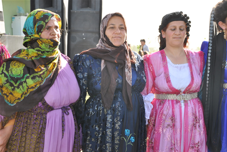 Yüksekova'da 01 ile 05 Haziran 2011 tarihleri arasında  evlenen çiftleri sizler için sayfamıza taşıdık. Yüksekova Güncel olarak tüm çiftlerimize mutluluklar dileriz.