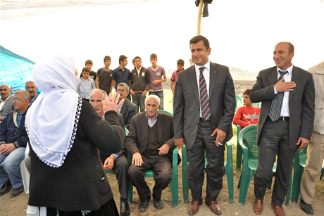Yüksekova'da 01 ile 05 Haziran 2011 tarihleri arasında  evlenen çiftleri sizler için sayfamıza taşıdık. Yüksekova Güncel olarak tüm çiftlerimize mutluluklar dileriz.