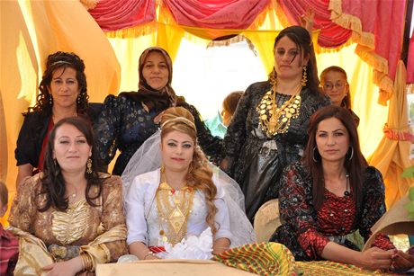 Yüksekova'da 01 ile 05 Haziran 2011 tarihleri arasında  evlenen çiftleri sizler için sayfamıza taşıdık. Yüksekova Güncel olarak tüm çiftlerimize mutluluklar dileriz.