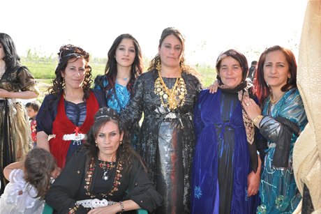 Yüksekova'da 01 ile 05 Haziran 2011 tarihleri arasında  evlenen çiftleri sizler için sayfamıza taşıdık. Yüksekova Güncel olarak tüm çiftlerimize mutluluklar dileriz.