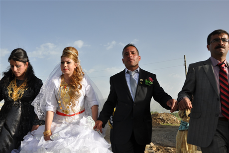 Yüksekova'da 01 ile 05 Haziran 2011 tarihleri arasında  evlenen çiftleri sizler için sayfamıza taşıdık. Yüksekova Güncel olarak tüm çiftlerimize mutluluklar dileriz.