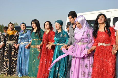 Yüksekova'da 01 ile 05 Haziran 2011 tarihleri arasında  evlenen çiftleri sizler için sayfamıza taşıdık. Yüksekova Güncel olarak tüm çiftlerimize mutluluklar dileriz.