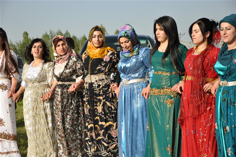 Yüksekova'da 01 ile 05 Haziran 2011 tarihleri arasında  evlenen çiftleri sizler için sayfamıza taşıdık. Yüksekova Güncel olarak tüm çiftlerimize mutluluklar dileriz.