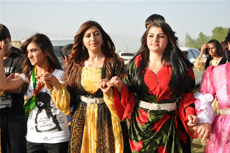 Yüksekova'da 01 ile 05 Haziran 2011 tarihleri arasında  evlenen çiftleri sizler için sayfamıza taşıdık. Yüksekova Güncel olarak tüm çiftlerimize mutluluklar dileriz.