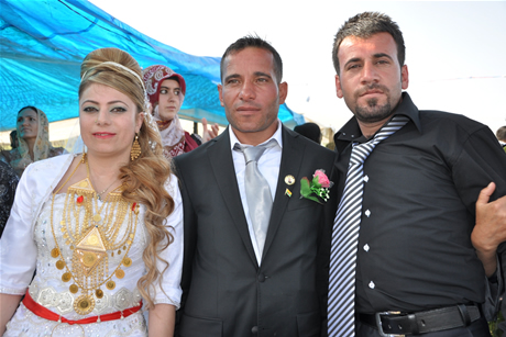 Yüksekova'da 01 ile 05 Haziran 2011 tarihleri arasında  evlenen çiftleri sizler için sayfamıza taşıdık. Yüksekova Güncel olarak tüm çiftlerimize mutluluklar dileriz.