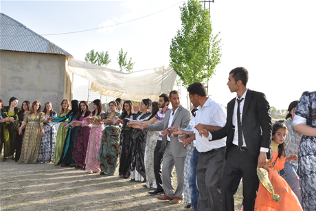 Yüksekova'da 01 ile 05 Haziran 2011 tarihleri arasında  evlenen çiftleri sizler için sayfamıza taşıdık. Yüksekova Güncel olarak tüm çiftlerimize mutluluklar dileriz.