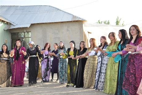 Yüksekova'da 01 ile 05 Haziran 2011 tarihleri arasında  evlenen çiftleri sizler için sayfamıza taşıdık. Yüksekova Güncel olarak tüm çiftlerimize mutluluklar dileriz.