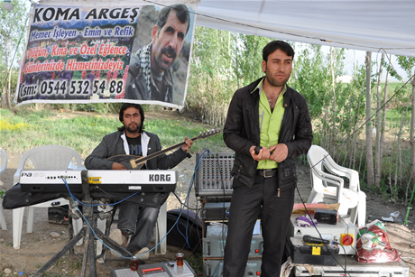 Yüksekova'da 01 ile 05 Haziran 2011 tarihleri arasında  evlenen çiftleri sizler için sayfamıza taşıdık. Yüksekova Güncel olarak tüm çiftlerimize mutluluklar dileriz.