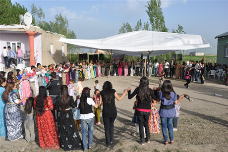 Yüksekova'da 01 ile 05 Haziran 2011 tarihleri arasında  evlenen çiftleri sizler için sayfamıza taşıdık. Yüksekova Güncel olarak tüm çiftlerimize mutluluklar dileriz.