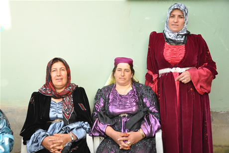 Yüksekova'da 01 ile 05 Haziran 2011 tarihleri arasında  evlenen çiftleri sizler için sayfamıza taşıdık. Yüksekova Güncel olarak tüm çiftlerimize mutluluklar dileriz.