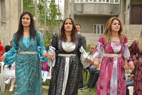 Yüksekova'da 01 ile 05 Haziran 2011 tarihleri arasında  evlenen çiftleri sizler için sayfamıza taşıdık. Yüksekova Güncel olarak tüm çiftlerimize mutluluklar dileriz.