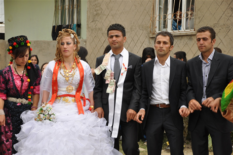 Yüksekova'da 01 ile 05 Haziran 2011 tarihleri arasında  evlenen çiftleri sizler için sayfamıza taşıdık. Yüksekova Güncel olarak tüm çiftlerimize mutluluklar dileriz.