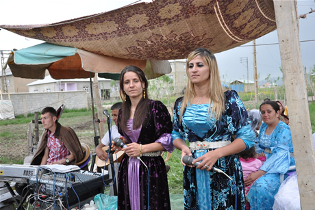 Yüksekova'da 01 ile 05 Haziran 2011 tarihleri arasında  evlenen çiftleri sizler için sayfamıza taşıdık. Yüksekova Güncel olarak tüm çiftlerimize mutluluklar dileriz.