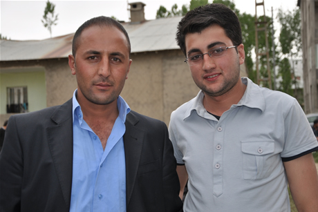 Yüksekova'da 01 ile 05 Haziran 2011 tarihleri arasında  evlenen çiftleri sizler için sayfamıza taşıdık. Yüksekova Güncel olarak tüm çiftlerimize mutluluklar dileriz.