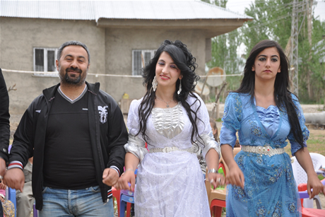 Yüksekova'da 01 ile 05 Haziran 2011 tarihleri arasında  evlenen çiftleri sizler için sayfamıza taşıdık. Yüksekova Güncel olarak tüm çiftlerimize mutluluklar dileriz.