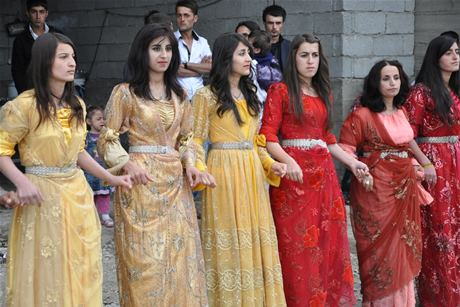 Yüksekova'da 01 ile 05 Haziran 2011 tarihleri arasında  evlenen çiftleri sizler için sayfamıza taşıdık. Yüksekova Güncel olarak tüm çiftlerimize mutluluklar dileriz.