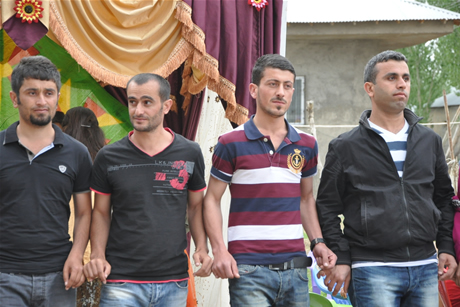 Yüksekova'da 01 ile 05 Haziran 2011 tarihleri arasında  evlenen çiftleri sizler için sayfamıza taşıdık. Yüksekova Güncel olarak tüm çiftlerimize mutluluklar dileriz.