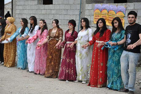 Yüksekova'da 01 ile 05 Haziran 2011 tarihleri arasında  evlenen çiftleri sizler için sayfamıza taşıdık. Yüksekova Güncel olarak tüm çiftlerimize mutluluklar dileriz.