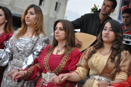 Yüksekova'da 01 ile 05 Haziran 2011 tarihleri arasında  evlenen çiftleri sizler için sayfamıza taşıdık. Yüksekova Güncel olarak tüm çiftlerimize mutluluklar dileriz.