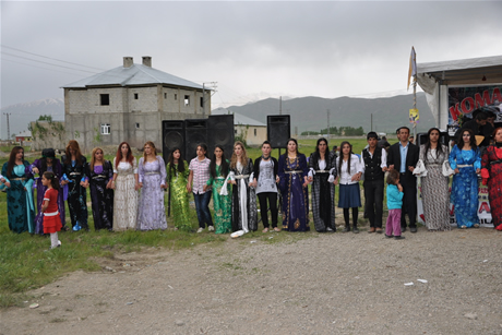 Yüksekova'da 01 ile 05 Haziran 2011 tarihleri arasında  evlenen çiftleri sizler için sayfamıza taşıdık. Yüksekova Güncel olarak tüm çiftlerimize mutluluklar dileriz.