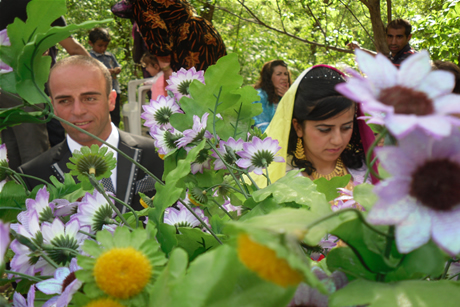 Yüksekova'da 01 ile 05 Haziran 2011 tarihleri arasında  evlenen çiftleri sizler için sayfamıza taşıdık. Yüksekova Güncel olarak tüm çiftlerimize mutluluklar dileriz.