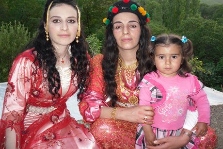 Yüksekova'da 01 ile 05 Haziran 2011 tarihleri arasında  evlenen çiftleri sizler için sayfamıza taşıdık. Yüksekova Güncel olarak tüm çiftlerimize mutluluklar dileriz.