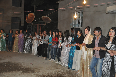 Yüksekova'da 01 ile 05 Haziran 2011 tarihleri arasında  evlenen çiftleri sizler için sayfamıza taşıdık. Yüksekova Güncel olarak tüm çiftlerimize mutluluklar dileriz.