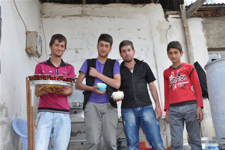 Yüksekova'da 01 ile 05 Haziran 2011 tarihleri arasında  evlenen çiftleri sizler için sayfamıza taşıdık. Yüksekova Güncel olarak tüm çiftlerimize mutluluklar dileriz.