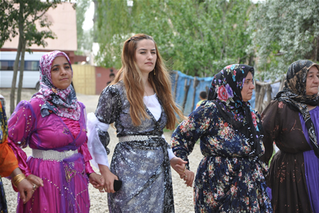 Yüksekova'da 01 ile 05 Haziran 2011 tarihleri arasında  evlenen çiftleri sizler için sayfamıza taşıdık. Yüksekova Güncel olarak tüm çiftlerimize mutluluklar dileriz.