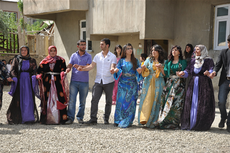 Yüksekova'da 01 ile 05 Haziran 2011 tarihleri arasında  evlenen çiftleri sizler için sayfamıza taşıdık. Yüksekova Güncel olarak tüm çiftlerimize mutluluklar dileriz.