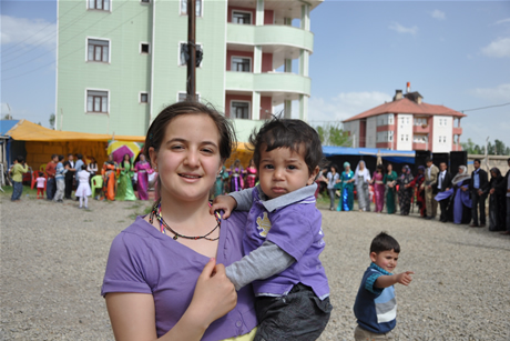 Yüksekova'da 01 ile 05 Haziran 2011 tarihleri arasında  evlenen çiftleri sizler için sayfamıza taşıdık. Yüksekova Güncel olarak tüm çiftlerimize mutluluklar dileriz.
